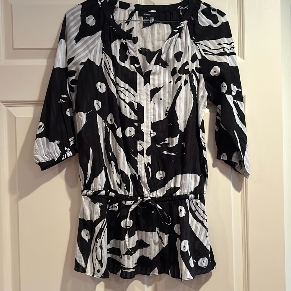 3/$30 SALE!!! Alfani Ladies blouse!